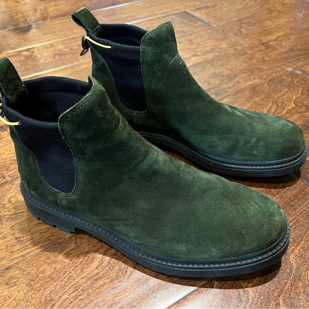 Camper mens green suede Chelsea boots with chunky rubber sole